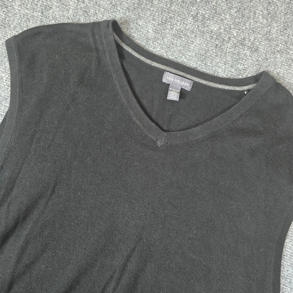 Van Heusen Mens XL Sweater Vest V Neck Sleeveless Knit Top Business Casual